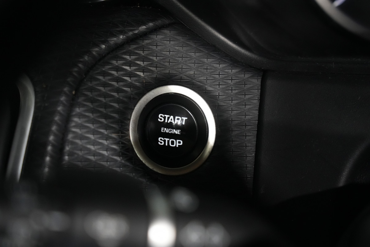 2023 Land Rover Range Rover Velar L560 P250 R-Dynamic SE SUV