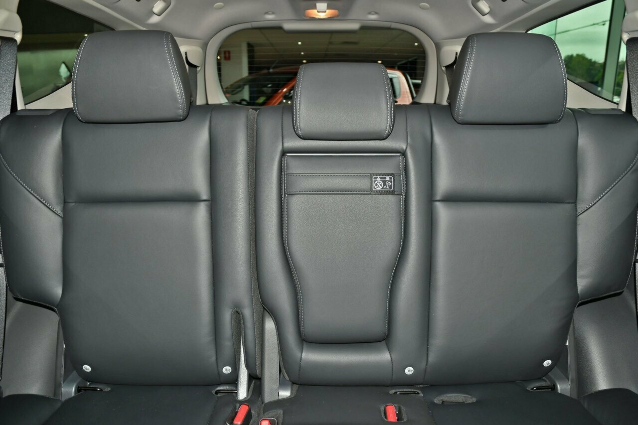 2019 Mitsubishi Pajero Sport QE GLS SUV Image 13