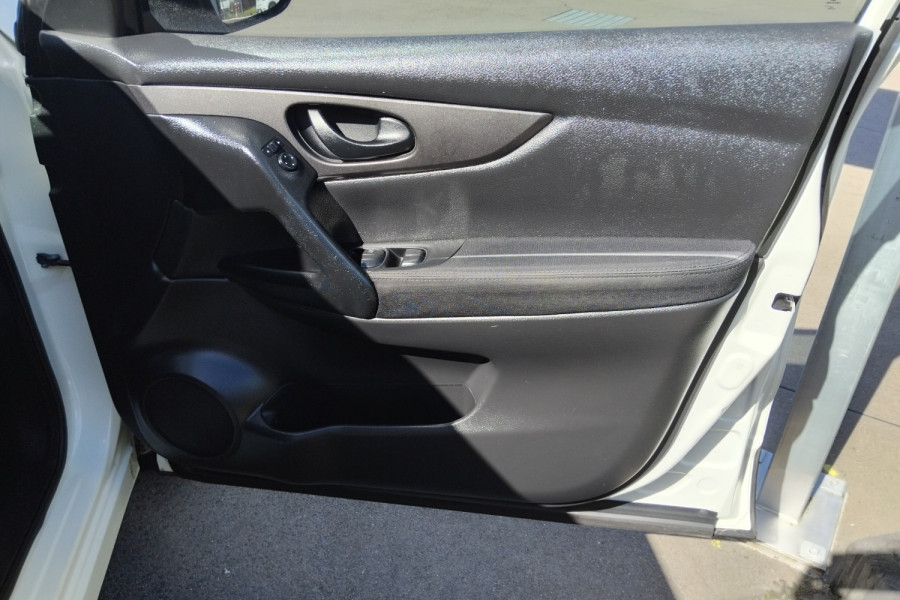 2015 Nissan QASHQAI J11 ST SUV Image 10