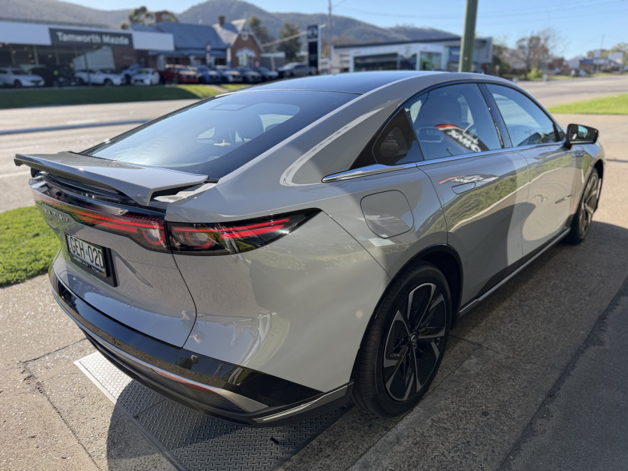 2026 Mazda 6e  E35 Atenza Hatch Image 6