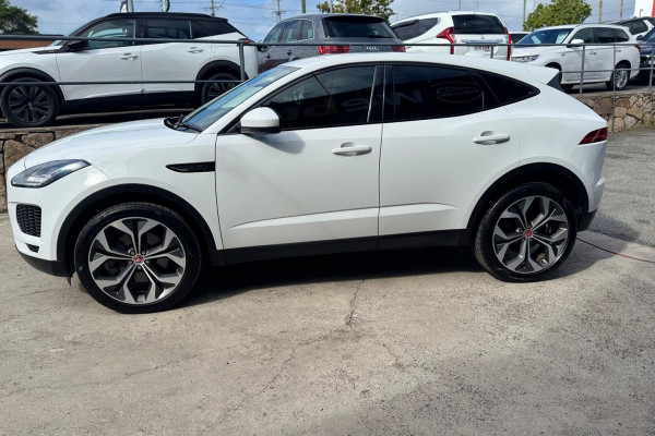 2019 Jaguar E-PACE X540 P250 SE SUV Image 8