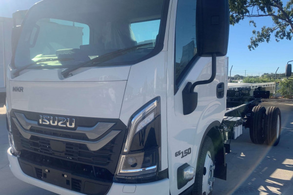 2026 Isuzu NKR 65/45-150 DT D34 Cab Chassis Image 4