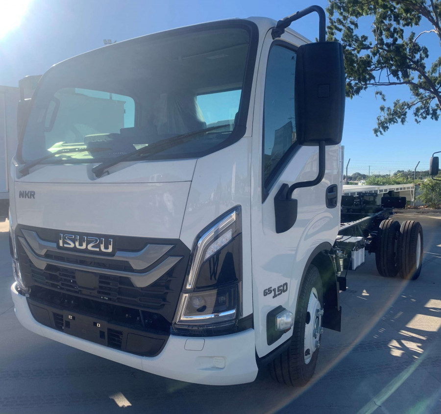 2026 Isuzu NKR 65/45-150 DT D34 Cab Chassis Image 4