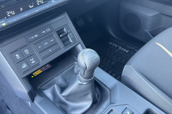 2025 Toyota HiLux GUN126R SR5 Ute Image 18