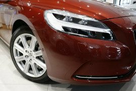 2018 Volvo V40 M Series D4 Inscription Hatchback