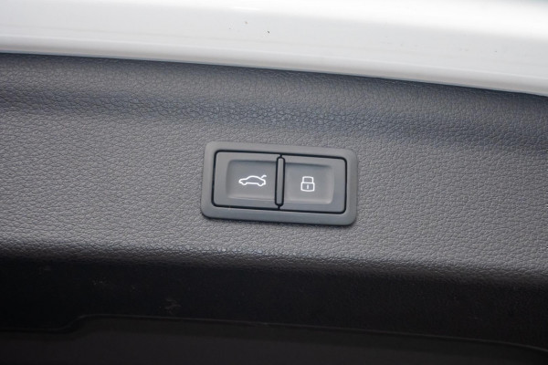 2020 MY21 Audi Q3 F3 40 TFSI S line SUV Image 22