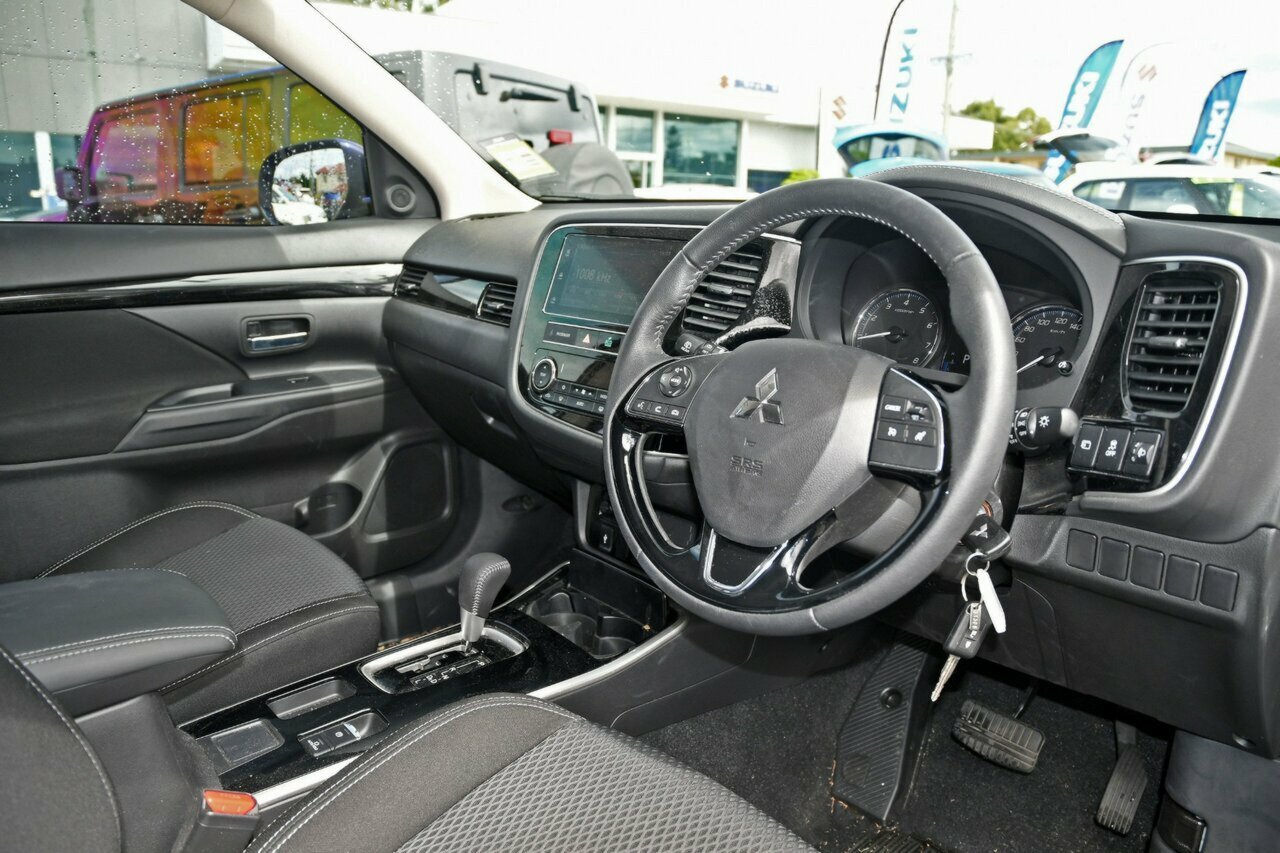 2019 Mitsubishi Outlander ZL MY19 ES 2WD SUV Image 7