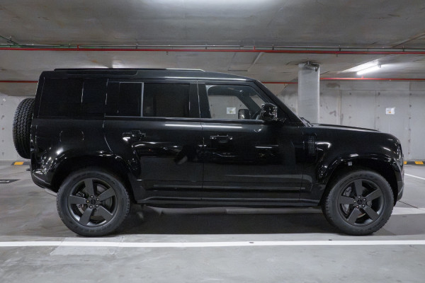 2026 Land Rover Defender L663 110 D350 X-Dynamic SE SUV image 3