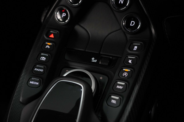 2019 Aston Martin Vantage Coupe Image 32