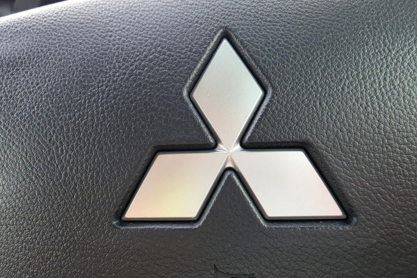 2015 MY16 Mitsubishi Pajero NX GLS SUV Image 23