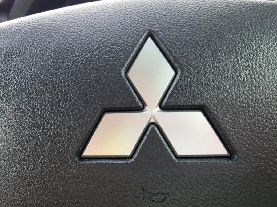 2015 MY16 Mitsubishi Pajero NX GLS SUV Image 23