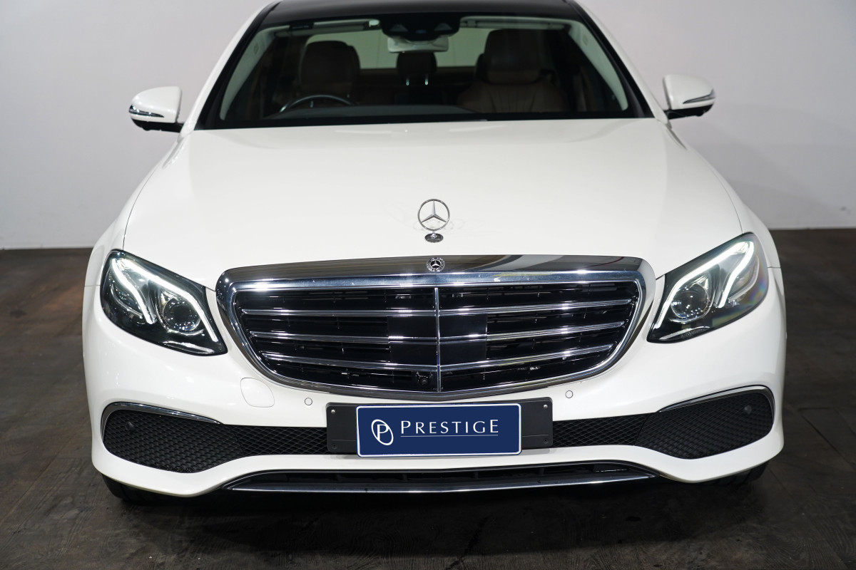 2019 Mercedes-Benz E300 Sedan Image 3