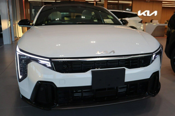 2025 Kia K4 CL4m GT-Line Sedan Image 5