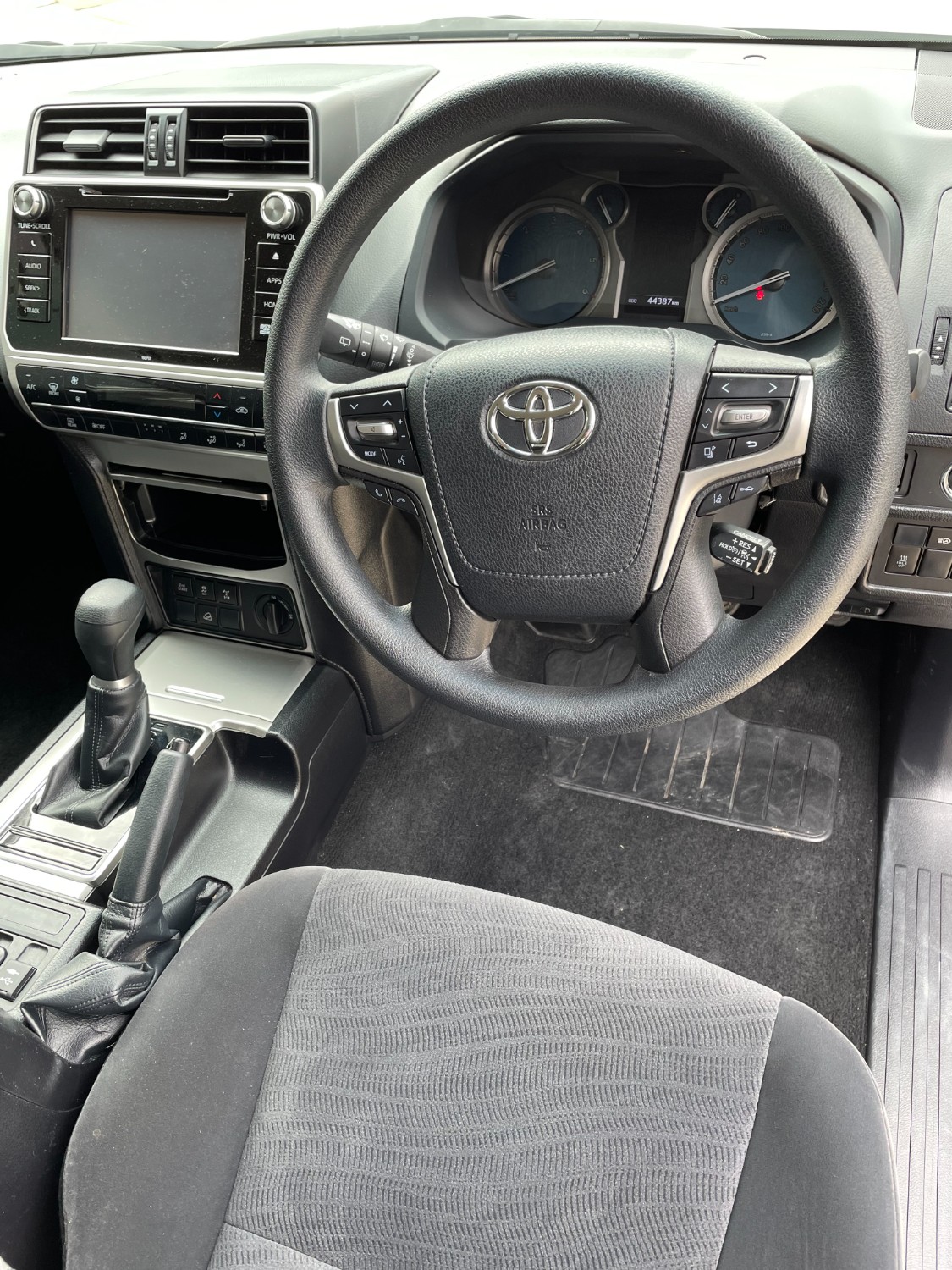2018 Toyota LandCruiser Prado GDJ150R GX SUV Image 25