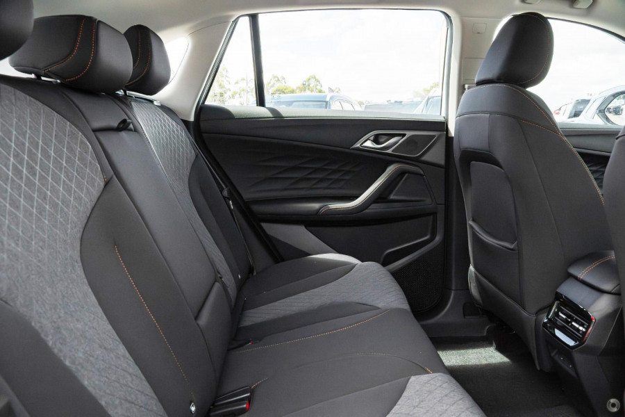 2025 MG HS AS33H Excite Hybrid+ SUV Image 8