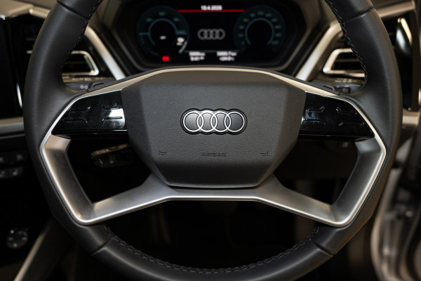2024 MY25 Audi Q4 e-tron F4 45 SUV image 11