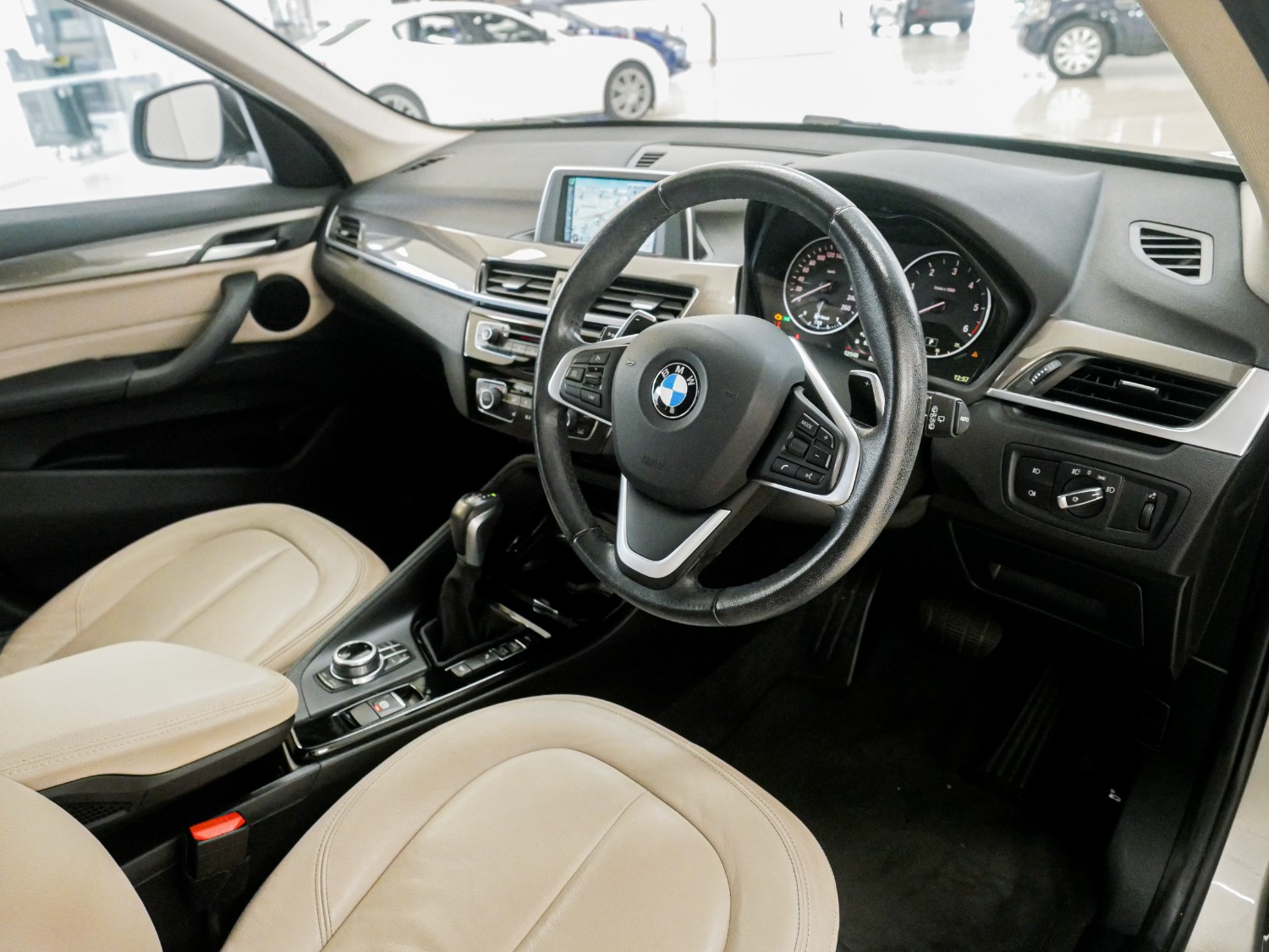 2016 BMW X1 F48 xDrive20d SUV Image 9
