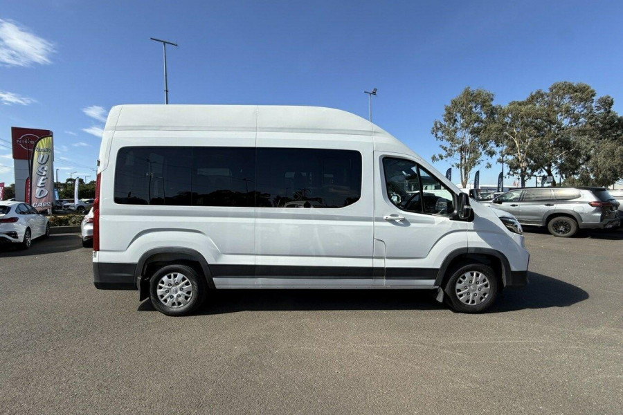 2021 LDV Deliver 9  11-Seat Bus Image 7