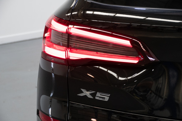 2021 BMW X5 xDrive30d SUV image 11