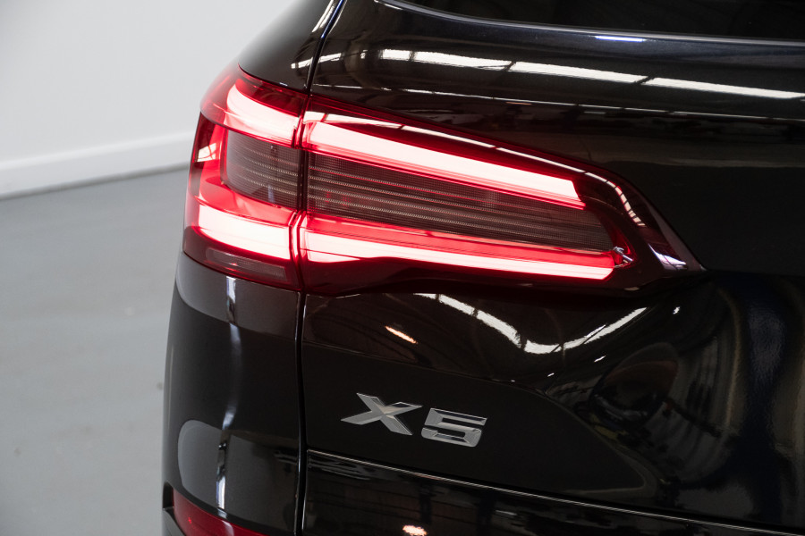 2021 BMW X5 xDrive30d SUV Image 11