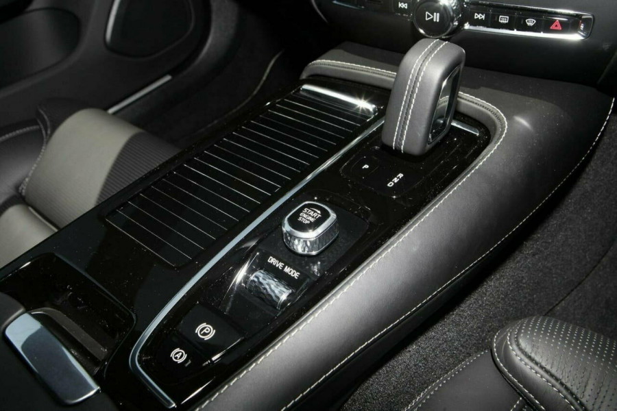 2019 MY20 Volvo S60 Z Series T8 R-Design Sedan Image 12