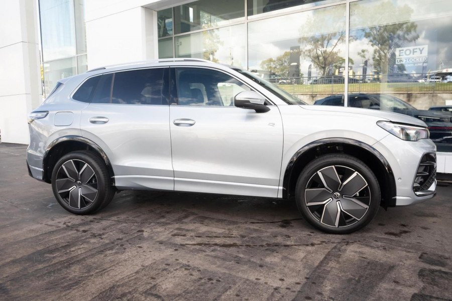 2025 MY26 Volkswagen Tiguan CT 200TSI eHybrid R-Line SUV