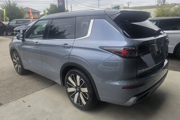 2026 Mitsubishi Outlander ZM Exceed Tourer SUV Image 6