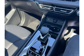 2024 MY24.5 MG HS AS33 Essence SUV