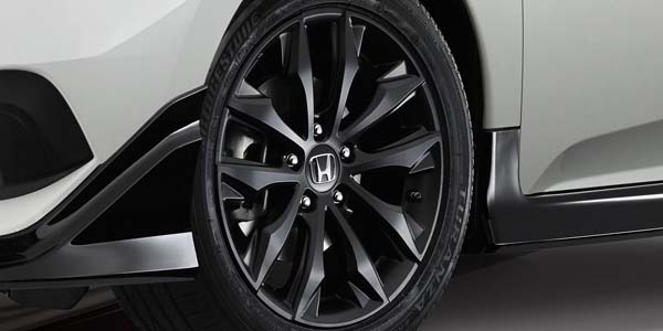 <img src="17" BLACK ALLOY WHEELS