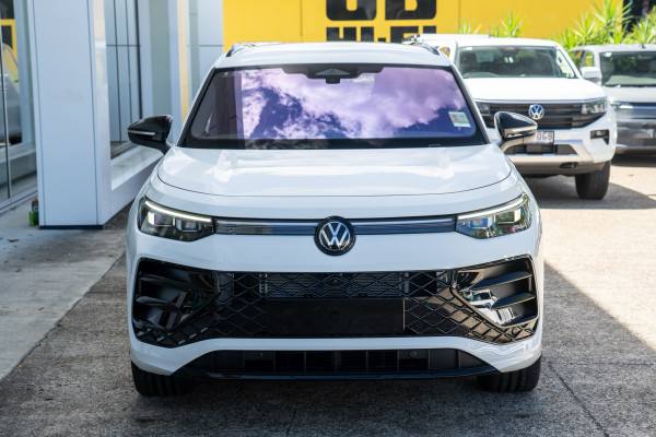 2025 MY26 Volkswagen Tayron R4 195TSI R-Line SUV Image 4