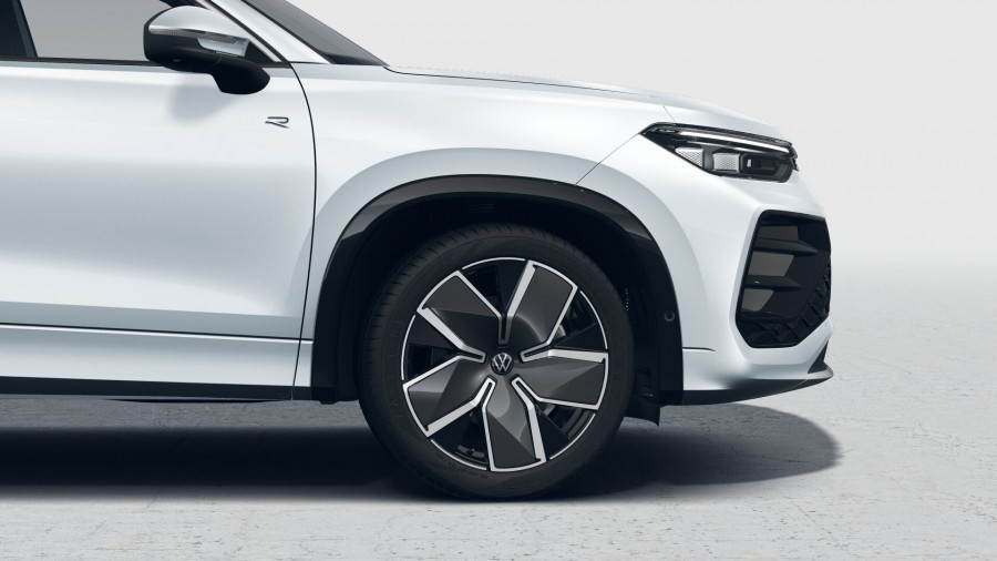 2025 MY26 Volkswagen Tayron R4 195TSI R-Line SUV Image 5