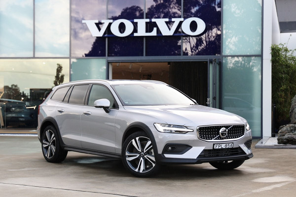 2024 Volvo V60 Cross Country Z Series Ultimate B5 Bright Wagon