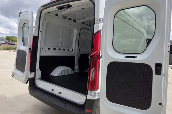 2026 MY24 LDV Deliver 9 Mid Roof MWB Van Image 19
