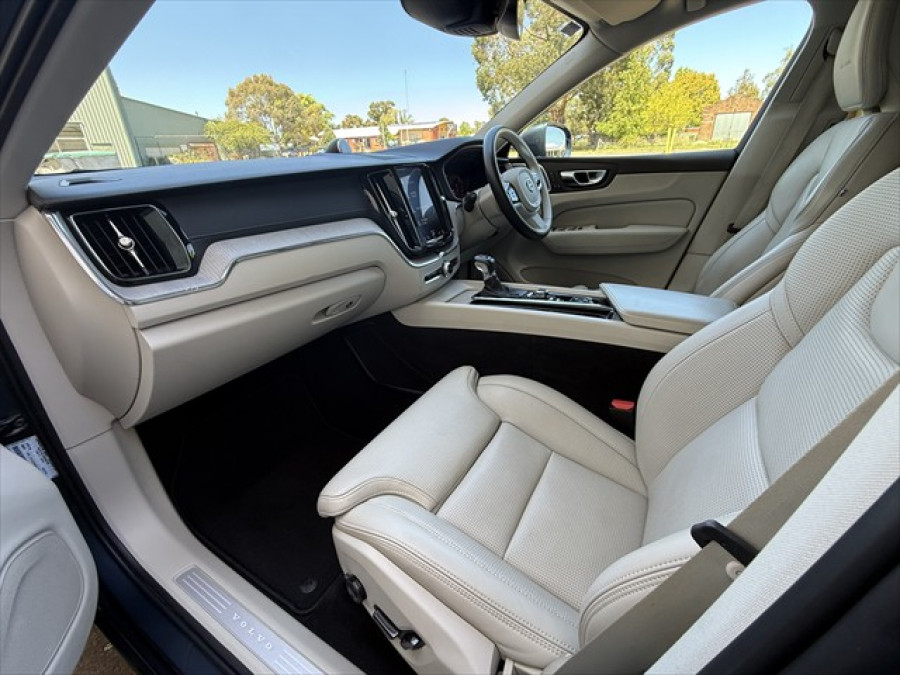 2020 Volvo XC60 UZ D4 Inscription SUV Image 9