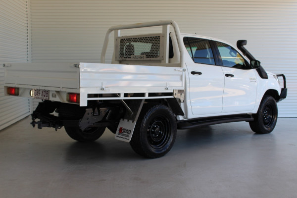 2017 Toyota HiLux GUN126R SR Cab chassis