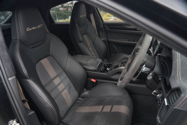 2022 Porsche Cayenne Turbo GT Coupe Image 13
