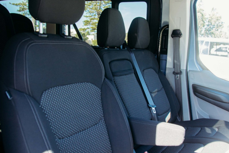 2024 LDV Deliver 9  11-Seat Bus Image 35