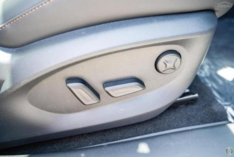 2025 MG HS AS33 Essence SUV Image 23