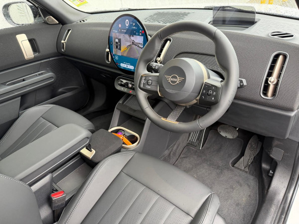 2026 MINI Countryman U25 C Favoured SUV image 5