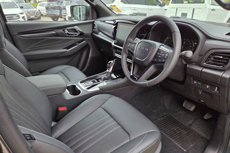 2025 Isuzu MU-X LS-T SUV Image 9