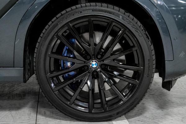 2021 BMW X6 G06 M50i SUV image 23