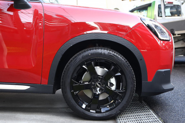 2026 MINI Countryman U25 C Favoured SUV image 4