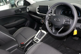 2025 Hyundai Venue QX.V5 Active SUV image 6