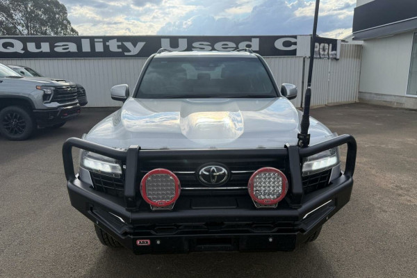 2023 Toyota LandCruiser FJA300R GXL SUV Image 2