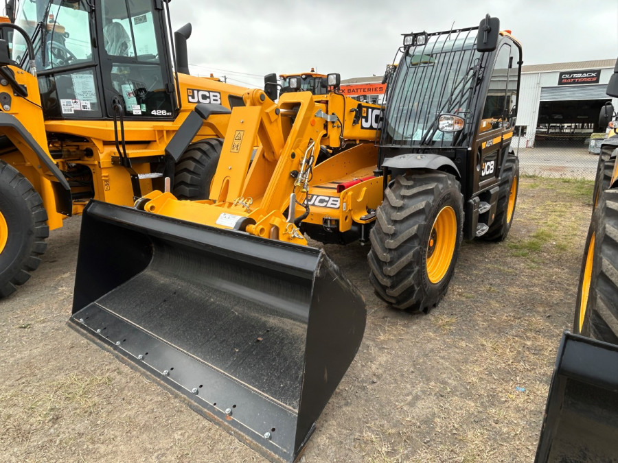 2026 JCB TELEHANDLER - AG Telescopic Handler Image 1