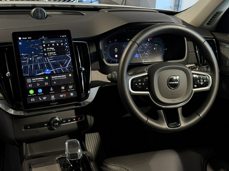 2025 Volvo XC90 L Series Ultra T8 Plug-In Hybrid SUV Image 13