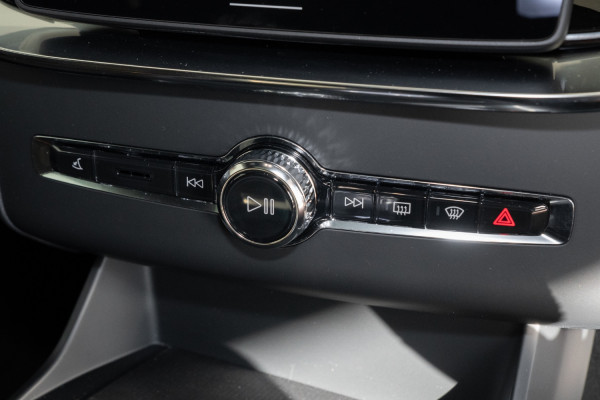 2026 Volvo XC90 L Series  Black Edition SUV Image 21