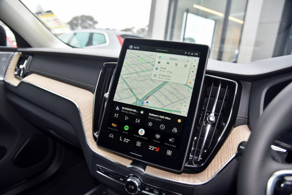 2026 Volvo XC60 UZ Ultra B5 Dark SUV Image 8