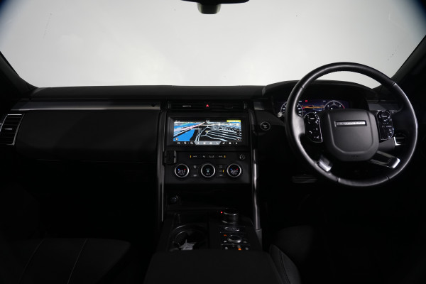2020 Land Rover Discovery Series 5 SDV6 Landmark SUV image 13