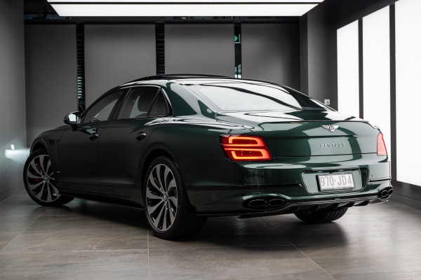 2023 Bentley Flying Spur 3S Azure V8 Sedan image 2